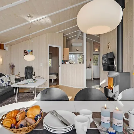 Ferienhaus Gorgeous In With Kitchen *