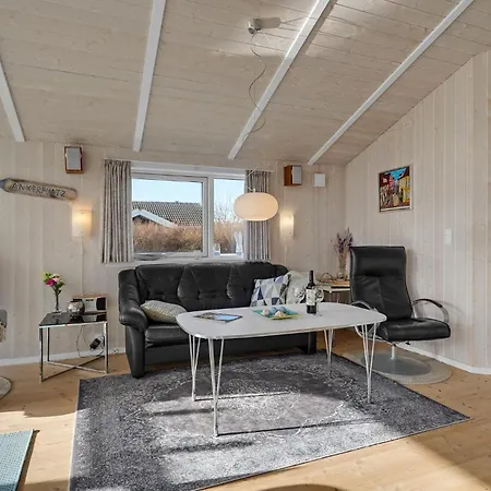 Ferienhaus Gorgeous In With Kitchen