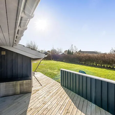 Ferienhaus Gorgeous In With Kitchen *